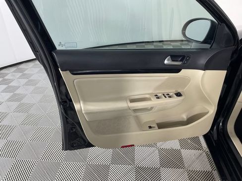 Used 2014 Volkswagen Jetta TDI FWD image 17