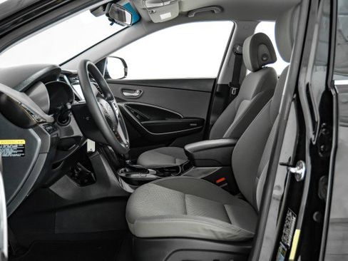 Used 2018 Hyundai Santa Fe SE image 26