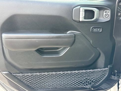 Used 2021 Jeep Wrangler Unlimited Sport image 15