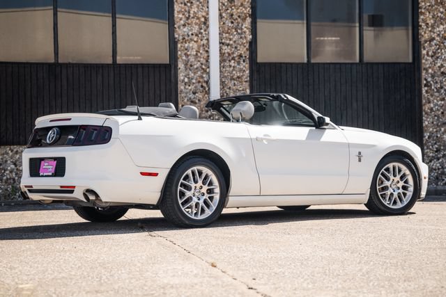 Used 2013 Ford Mustang Premium RWD image 3