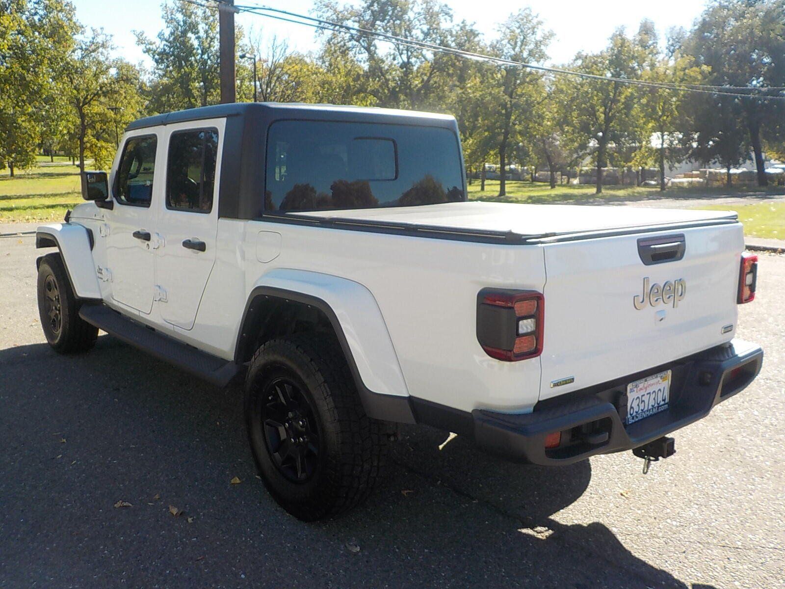 Used 2022 Jeep Gladiator Overland w/ Popular Equipment Package AWD/4WD image 5