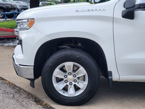 Used 2025 Chevrolet Silverado 1500 LT RWD image 8
