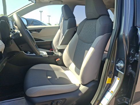 Used 2019 Toyota RAV4 XLE w/ Convenience Package AWD/4WD image 13