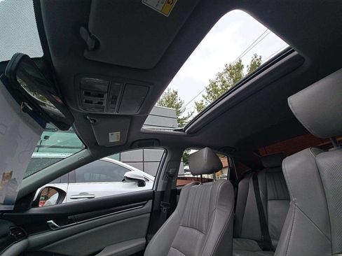 Used 2018 Honda Accord EX-L image 9