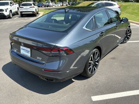 Used 2023 Honda Accord Touring image 10
