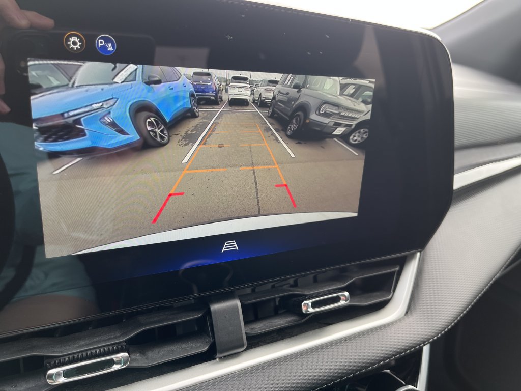 Used 2026 Chevrolet Equinox LT FWD image 19