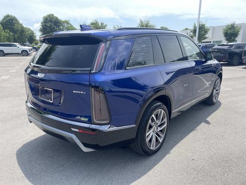 Used 2026 Cadillac Vistiq Sport w/ LPO, Floor Liner Package AWD/4WD image 5
