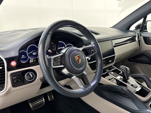 Used 2019 Porsche Cayenne S AWD/4WD image 4