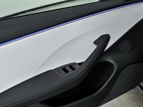 Used 2025 Tesla Model 3 Performance image 18