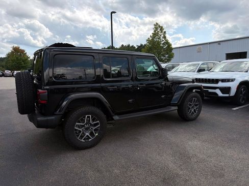 New 2026 Jeep Wrangler Unlimited Sahara AWD/4WD image 2