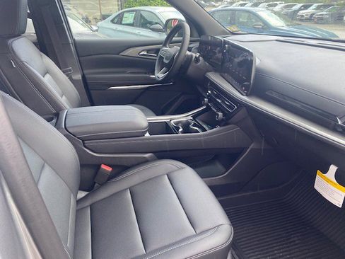 New 2025 Chevrolet Traverse LT w/ Midnight/Sport Edition image 10