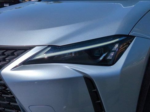 Used 2023 Lexus UX 250h FWD image 10