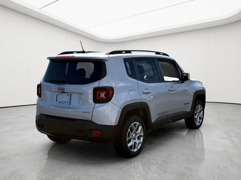Used 2015 Jeep Renegade Latitude AWD/4WD image 8