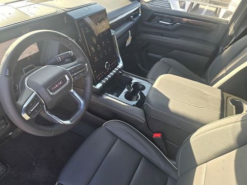 New 2026 GMC Yukon Elevation image 19