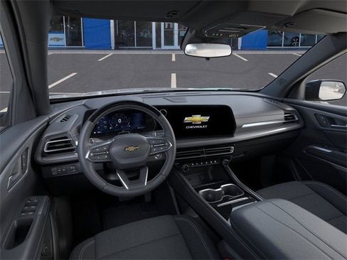 New 2025 Chevrolet Traverse LT w/ Enhanced Driving Package image 15
