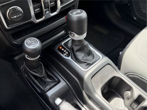 Used 2022 Jeep Wrangler Unlimited Sport AWD/4WD image 24