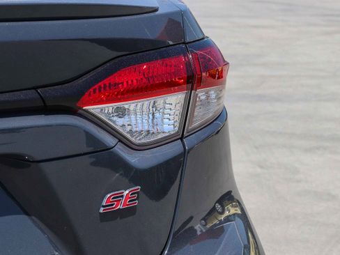 Used 2023 Toyota Corolla SE w/ SE Premium Package FWD image 8