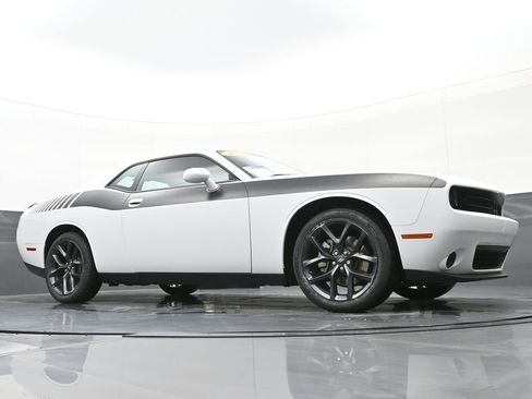 Used 2023 Dodge Challenger SXT w/ Plus Package image 43