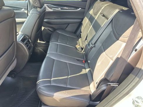 Used 2020 Cadillac XT5 Premium Luxury FWD image 11