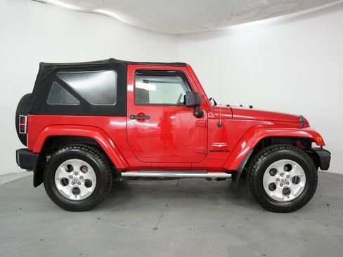 Used 2014 Jeep Wrangler Sahara w/ Mopar Chrome Edition Group image 5