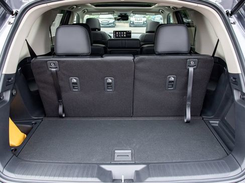 New 2026 Honda Pilot Touring image 13