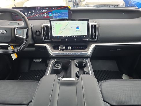 New 2025 Ford Expedition Platinum w/ Stealth Performance Package image 11