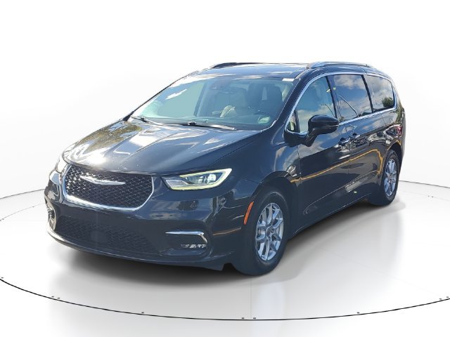 Used 2021 Chrysler Pacifica Touring-L FWD image 2