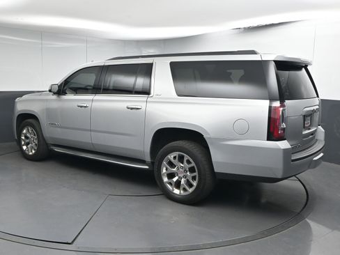 Used 2017 GMC Yukon XL SLT image 6