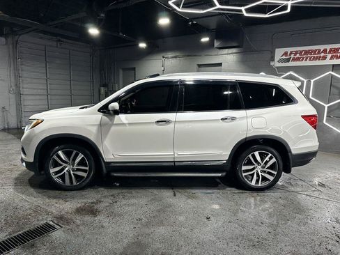 Used 2017 Honda Pilot Touring image 3