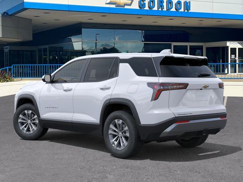 New 2026 Chevrolet Equinox LT w/ Convenience Package II AWD/4WD image 3