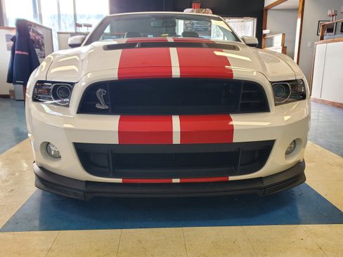 Used 2013 Ford Mustang Shelby GT500 RWD image 8