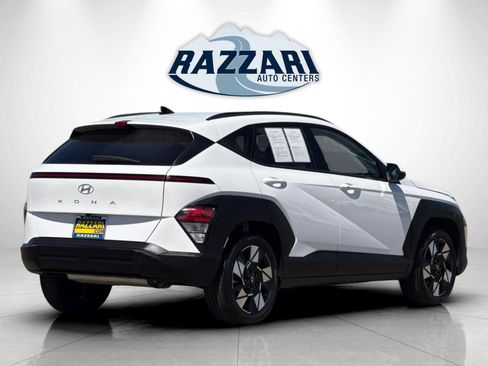 Used 2025 Hyundai Kona SEL image 3