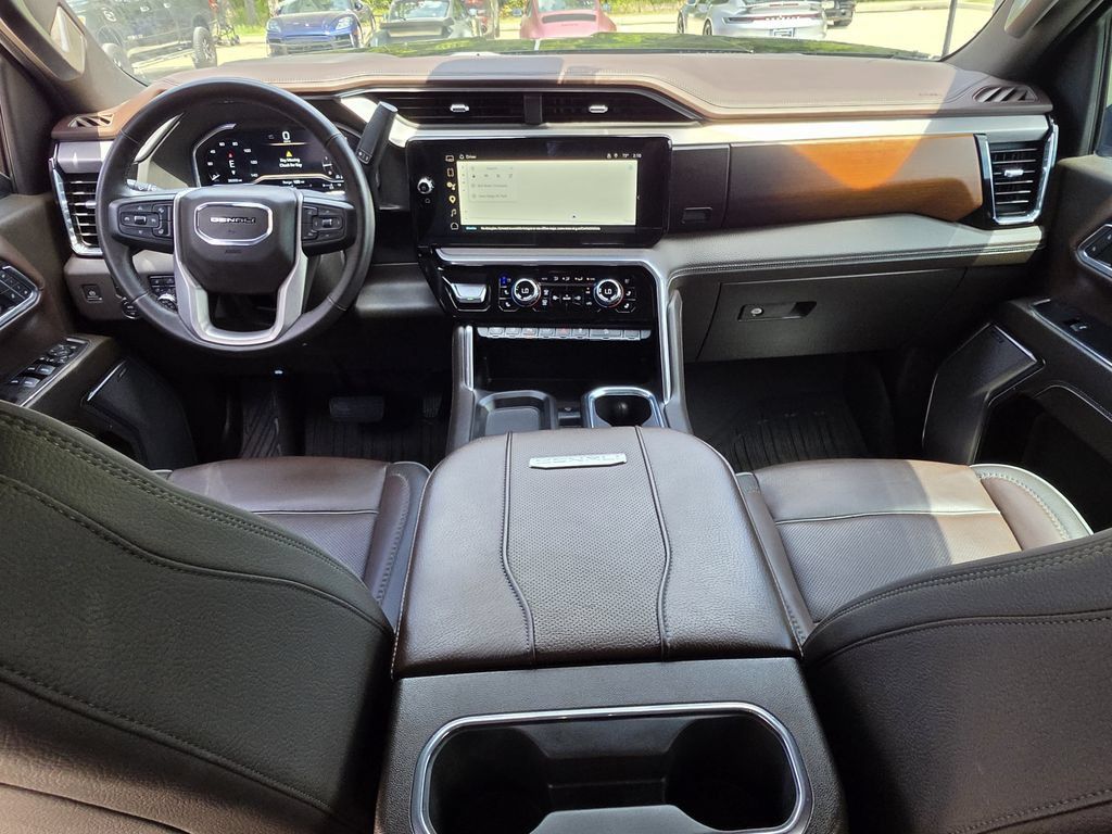 Used 2024 GMC Sierra 2500 Denali w/ Denali Reserve Package AWD/4WD image 7