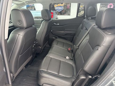 Used 2022 GMC Acadia SLT w/ Elevation Edition image 35