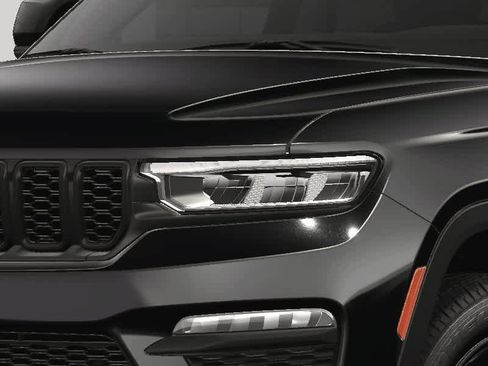 New 2025 Jeep Grand Cherokee Limited w/ Black Appearance Package image 13