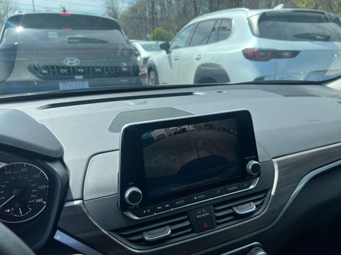 Used 2025 Nissan Altima 2.5 SV image 20