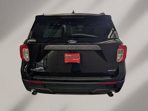 Used 2022 Ford Explorer XLT w/ Equipment Group 202A AWD/4WD image 27