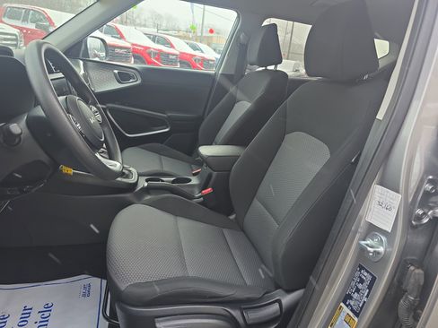 Used 2023 Kia Soul LX w/ Option Group 015 image 2