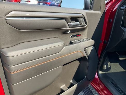 Used 2023 GMC Sierra 1500 AT4 w/ AT4 Premium Package AWD/4WD image 7