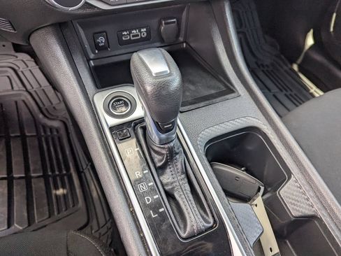 Used 2024 Nissan Sentra SV FWD image 14
