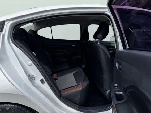 Used 2021 Nissan Versa SR image 41