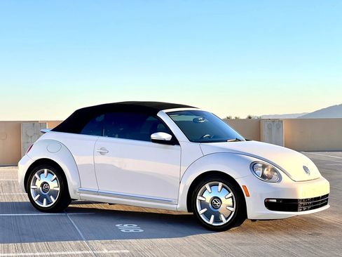 Used 2013 Volkswagen Beetle 2.5 FWD image 14