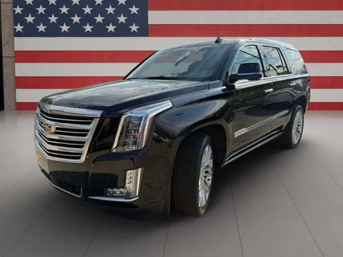 Used 2017 Cadillac Escalade AWD Platinum image 3