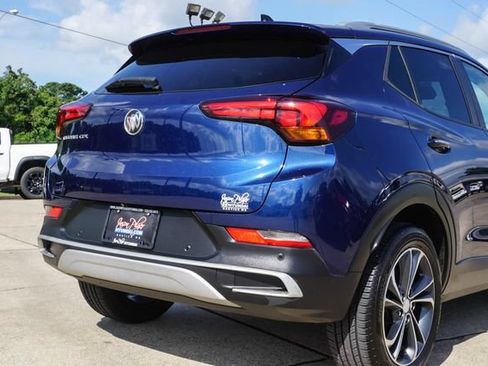 Used 2022 Buick Encore GX Select w/ Advanced Technology Package FWD image 5