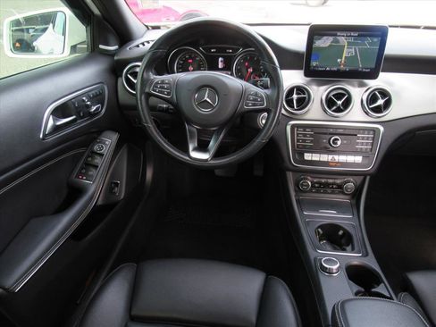 Used 2019 Mercedes-Benz GLA 250 image 12