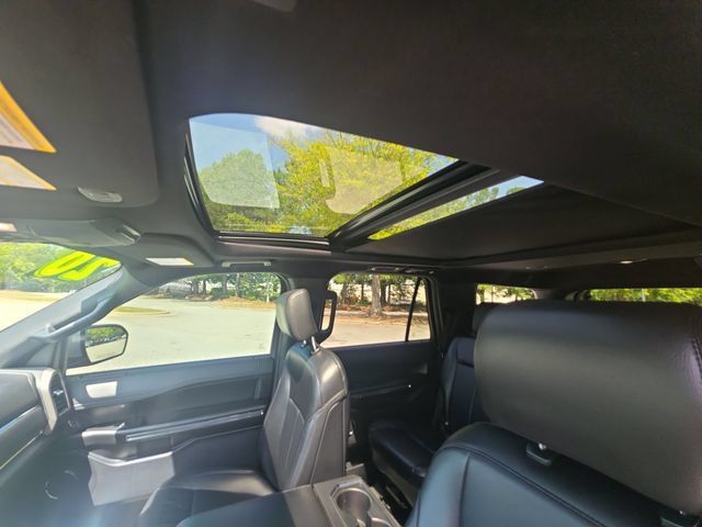 Used 2020 Ford Expedition XLT w/ Equipment Group 202A AWD/4WD image 22