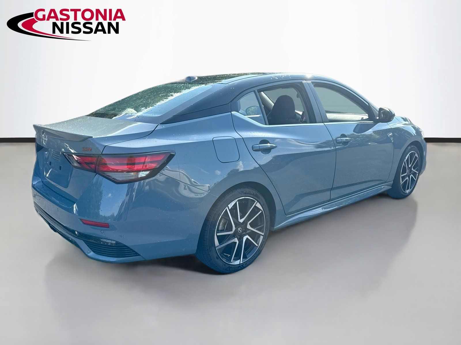 Used 2025 Nissan Sentra SR FWD image 9