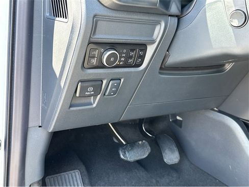 New 2025 Ford F150 Platinum w/ Equipment Group 702A High image 36