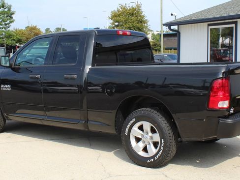 Used 2018 RAM 1500 Express RWD image 3