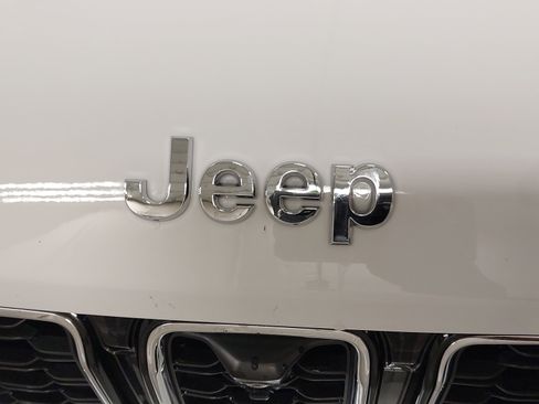 Used 2023 Jeep Grand Cherokee Limited w/ Luxury Tech Group II image 31